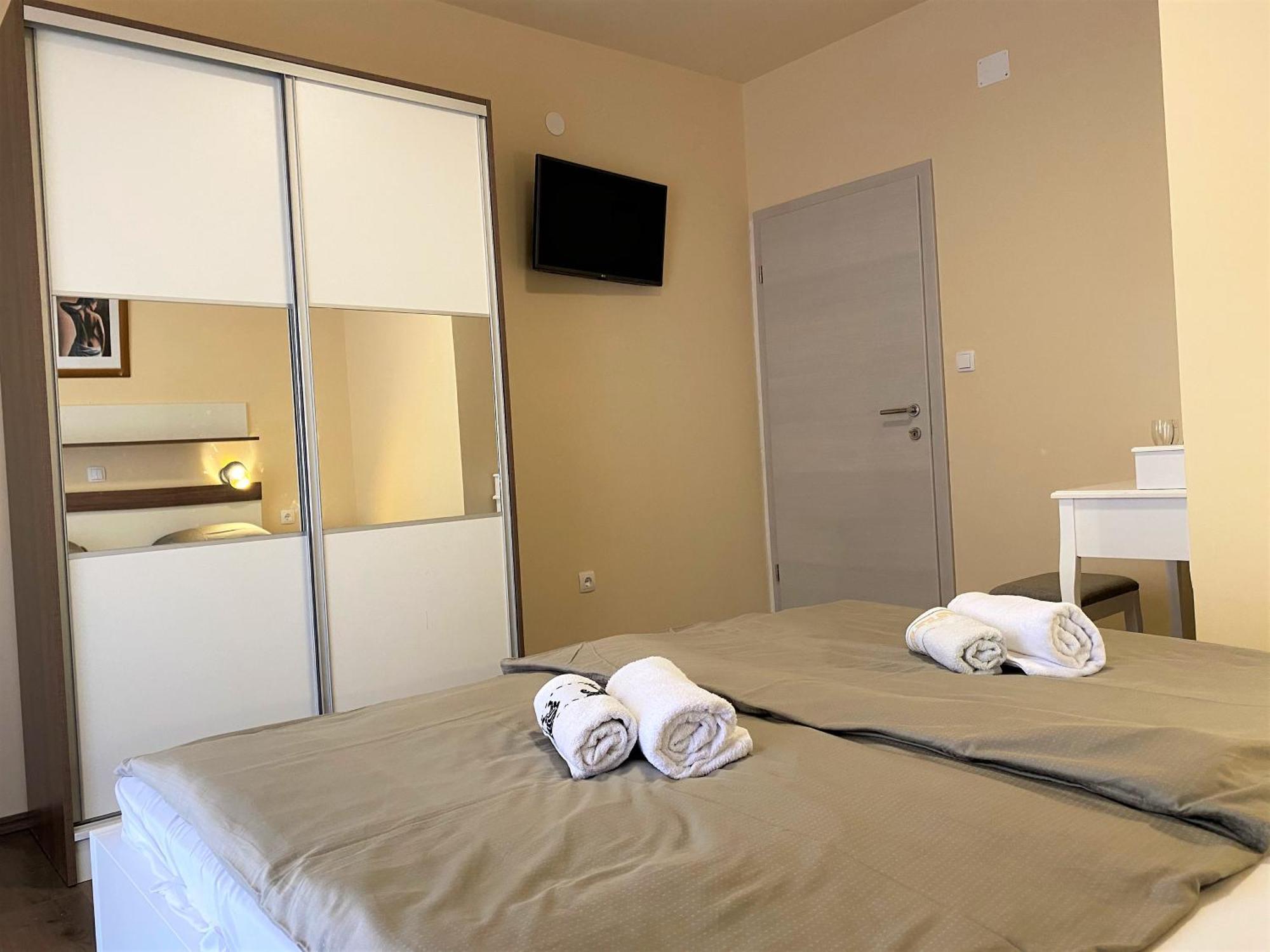 Guesthouse Mira Rab Town Chambre photo