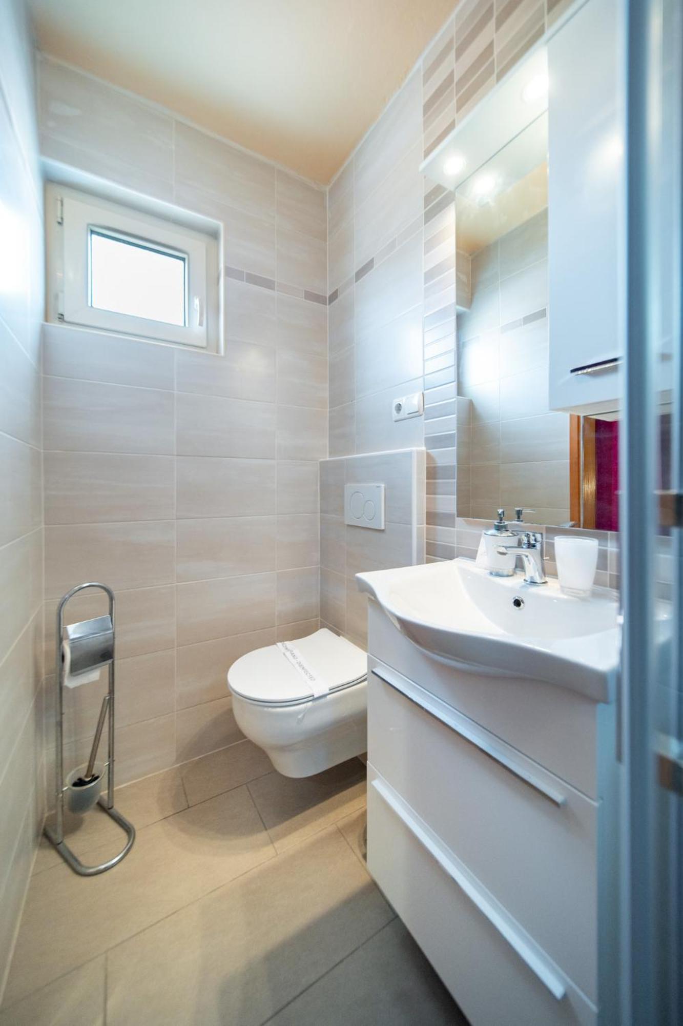 Guesthouse Mira Rab Town Chambre photo